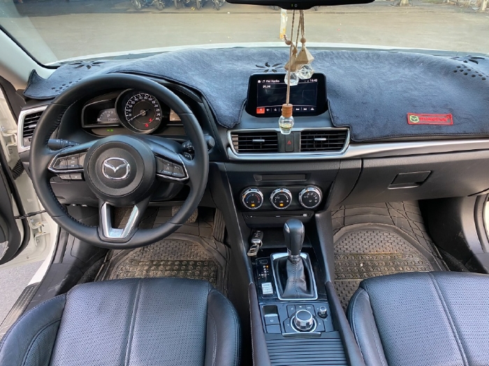 Bán nhanh Mazda 3 bản đủ , hỗ trợ Bank nhanh gọn , giá TL khi xem xe
