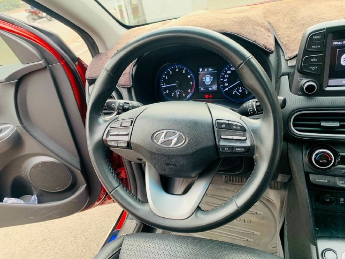 Bán nhanh Hyundai Kona 1.6AT 2018 , hỗ trợ bank nhanh gọn , giá TL khi xem xe