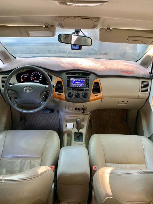 Gia đình cần bán Innova 2009 V, tự động, màu vàng cát, còn đẹp mới, xe nhà đi rất giữ kỷ