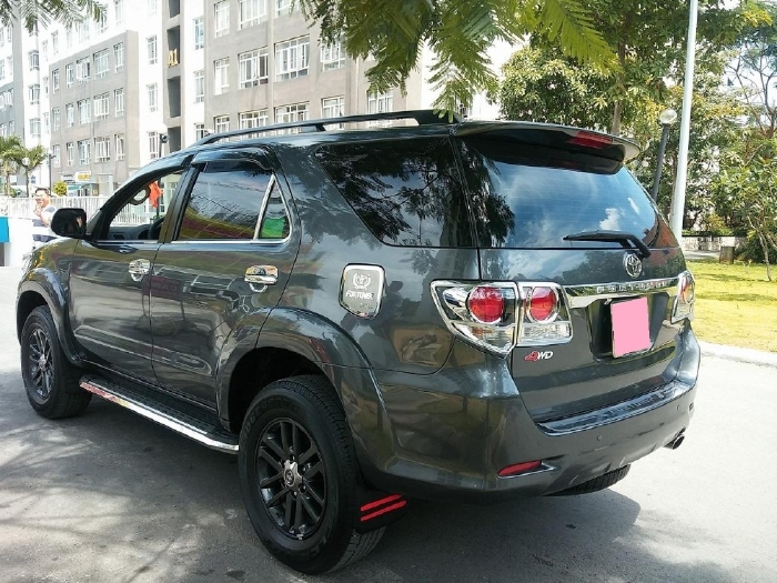  Toyota Fortuner đời 2016, máy dầu, số sàn, xe cọp zin, màu xám