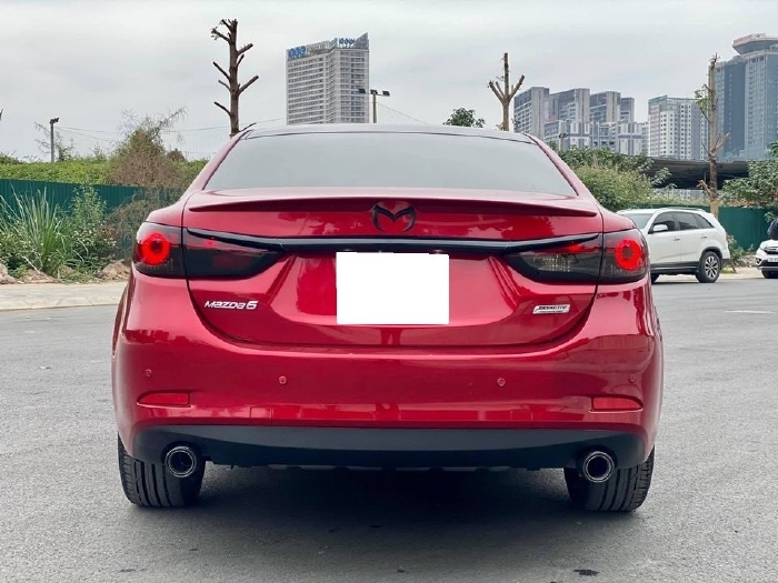 Nhà mình đang cần bán Mazda 6 2016 2.5AT bản full màu đỏ