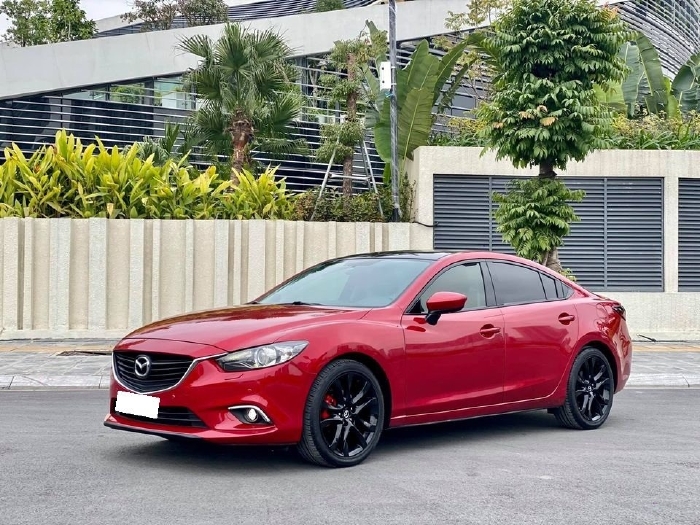 Nhà mình đang cần bán Mazda 6 2016 2.5AT bản full màu đỏ