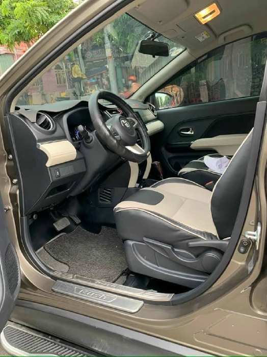 Bán xe Toyota Rush nhập Indonesia 2019 số tự động, màu Xám.