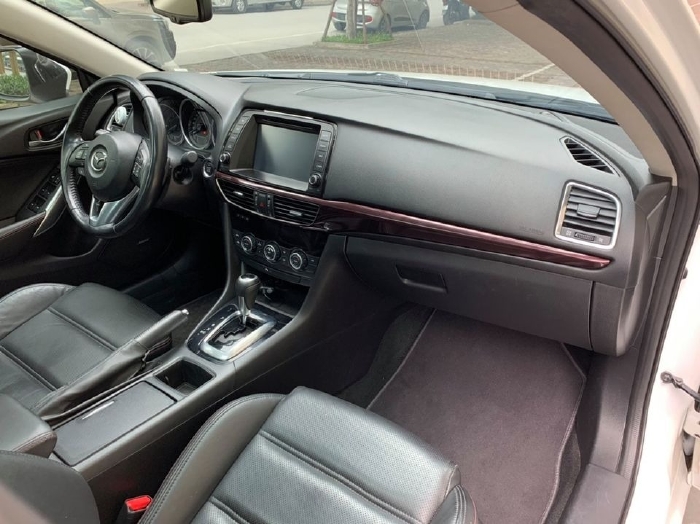 Mazda 6 2016, bản Full 2.5, số tự động, màu trắng