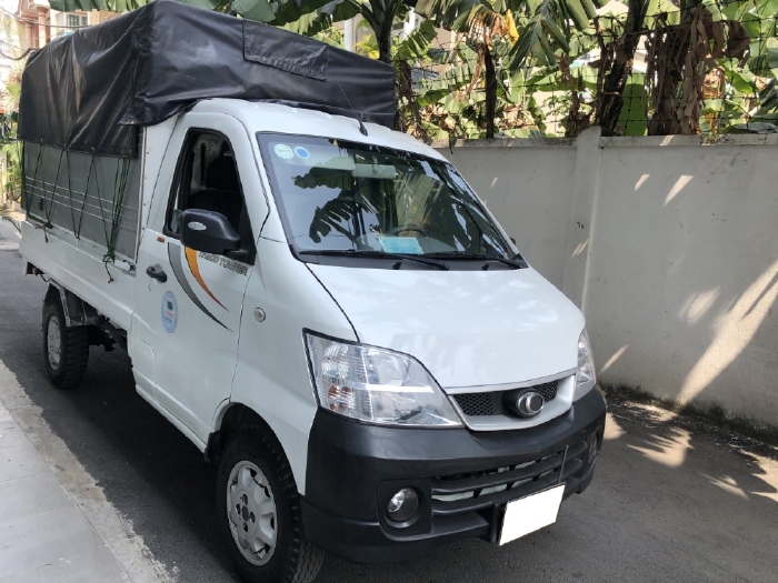 xe Tải Thaco Towner 2017,  số sàn, máy xăng, màu trắng còn mới tinh