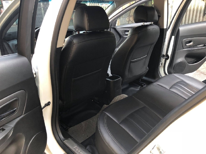  Chevrolet Cruze LT 2018 số sàn, màu trắng