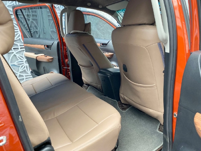  Hilux 2018, số tự động, máy dầu, màu cam độc quyền
