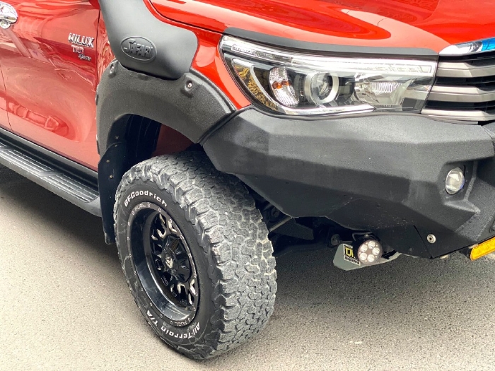  Hilux 2018, số tự động, máy dầu, màu cam độc quyền