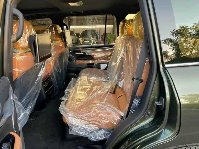 Lexus LX570 Super Sport sản xuất 2021, mới 100%, xe giao ngay giá tốt.