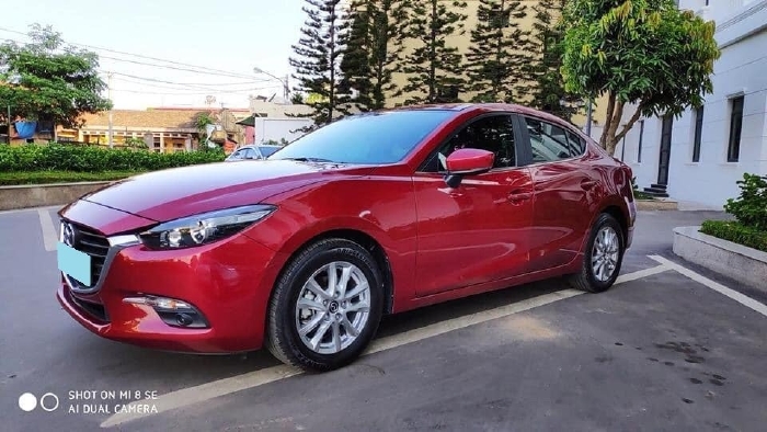 Nhà cần bán Mazda 3 2018 AT, facelit, màu Đỏ