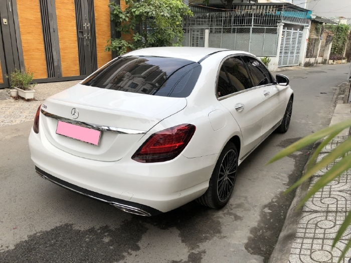  Mercedes C200 Exclusive 2020, màu trắng mới như xe hãng
