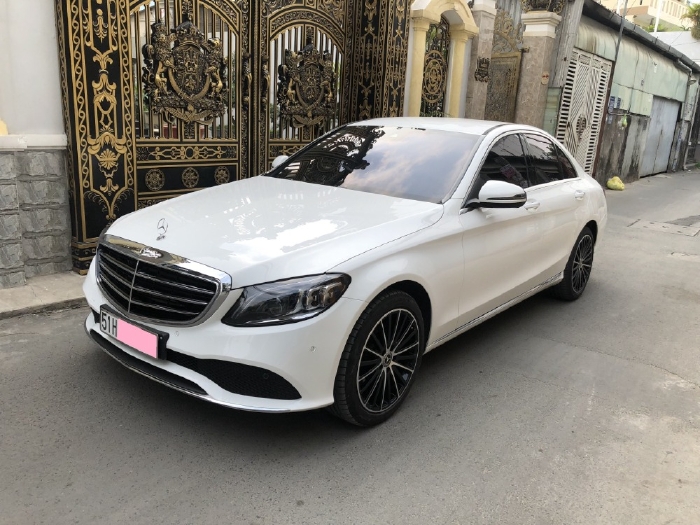 Mercedes C200 Exclusive 2020, màu trắng mới như xe hãng