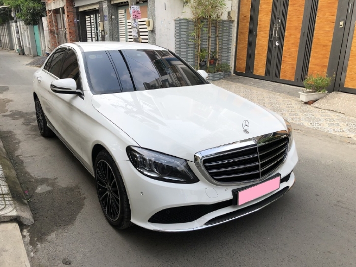  Mercedes C200 Exclusive 2020, màu trắng mới như xe hãng