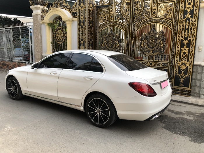  Mercedes C200 Exclusive 2020, màu trắng mới như xe hãng