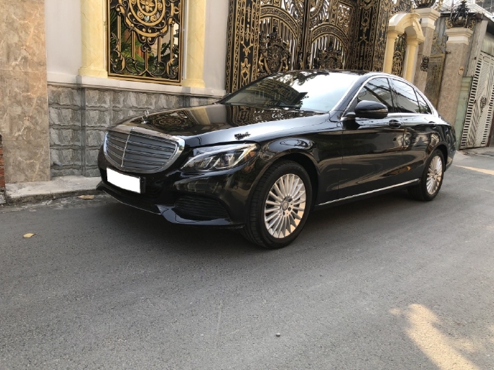 Mercedes C250 Exclusive 2016 số tự động, màu đen huyền
