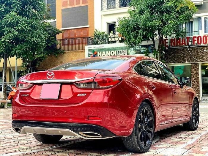  Mazda 6 đời 2017, bản full 2.5, số tự động, màu đỏ tươi