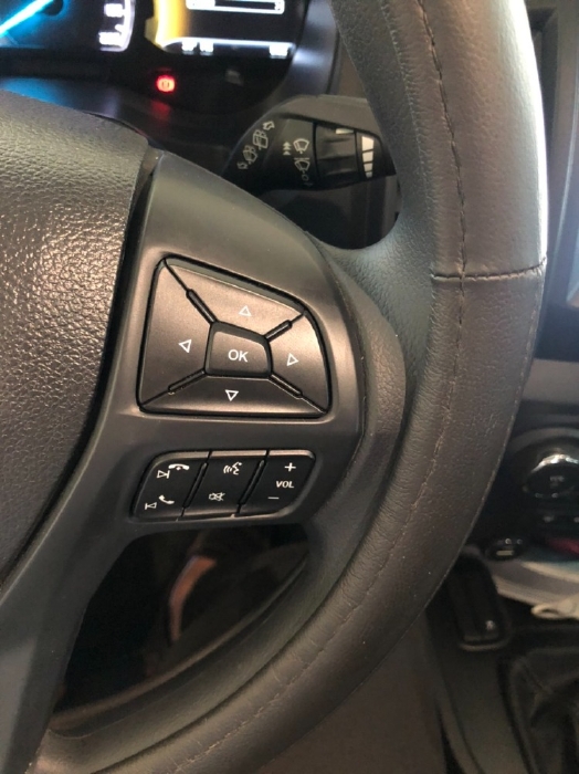Ford Everest 2019 , máy dầu , số sàn