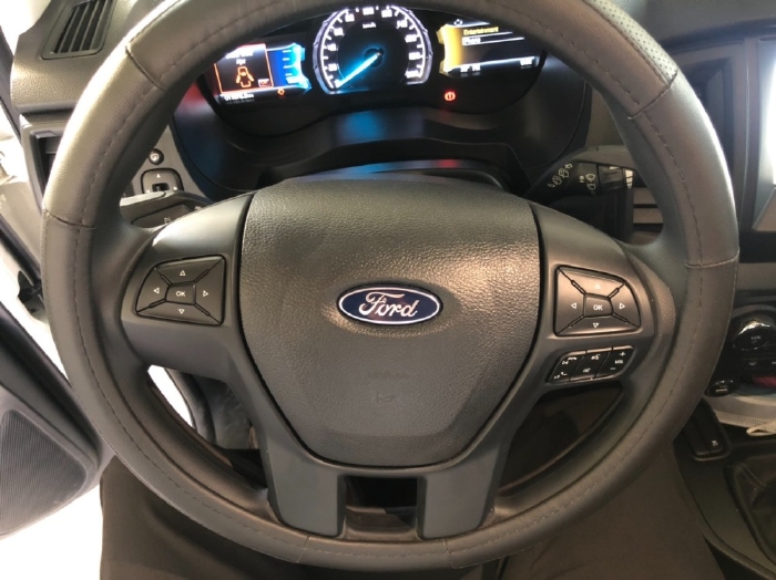 Ford Everest 2019 , máy dầu , số sàn