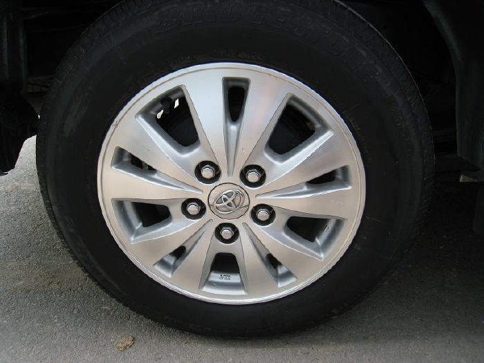 Bán Toyota Innova 2009, số tự động, bản V, màu bạc