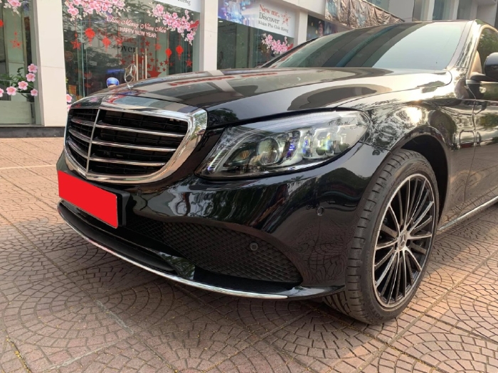 Mercedes C200 2020 Exclusive, tự động, Full màu đen