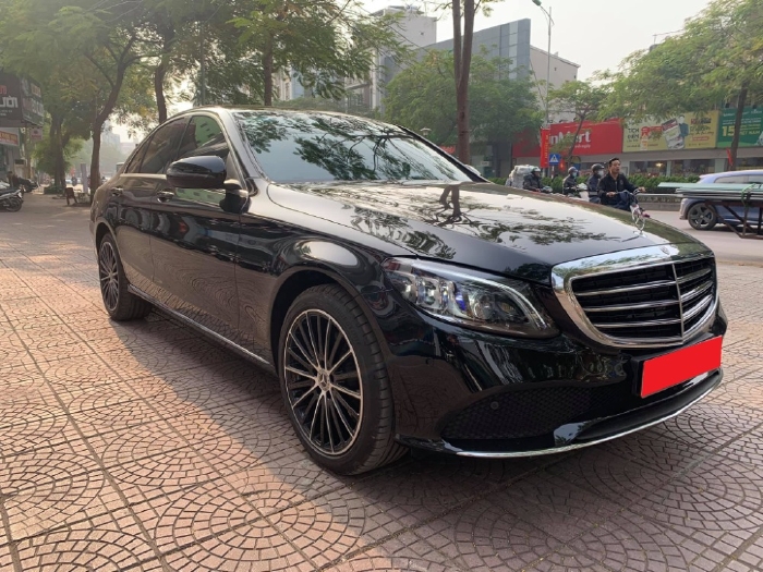 Mercedes C200 2020 Exclusive, tự động, Full màu đen
