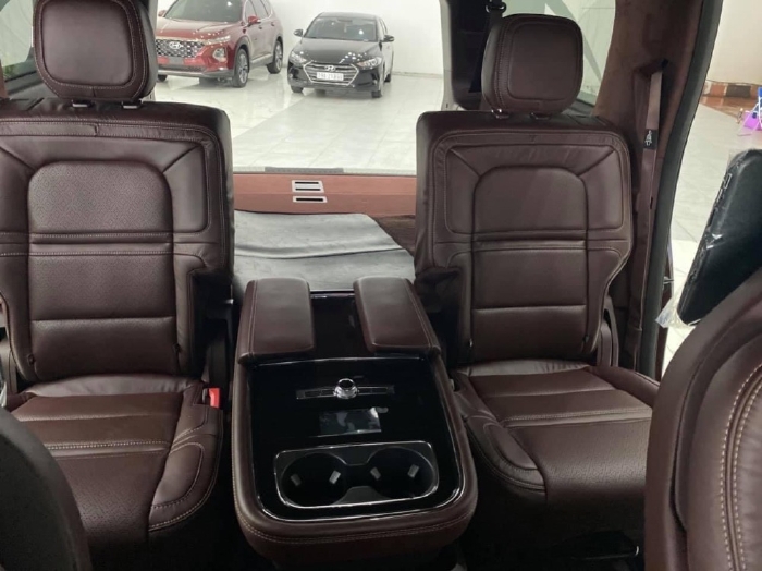 Bán xe Lincoln Navigator L Black Label, màu đỏ mận, sản xuất 2021 mới 100%, xe có sẵn.