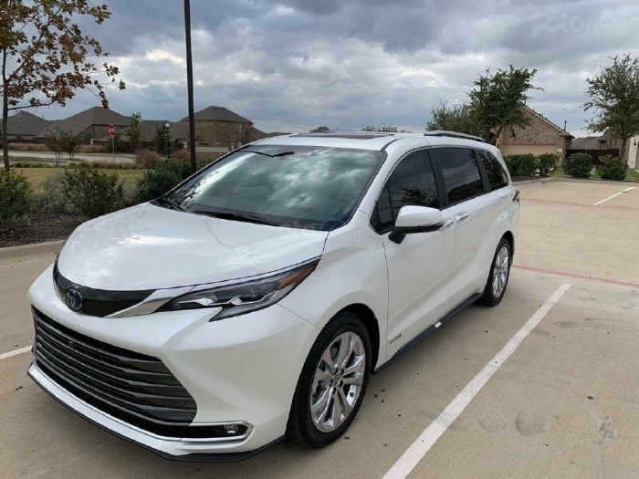 Bán xe Toyota Sienna Limited 2.5 sản xuất 2021, xe có sẵn, giá tốt.