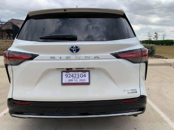 Bán xe Toyota Sienna Limited 2.5 sản xuất 2021, xe có sẵn, giá tốt.