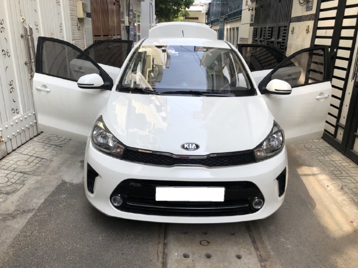 Kia Soluto 2020, số sàn, màu trắng