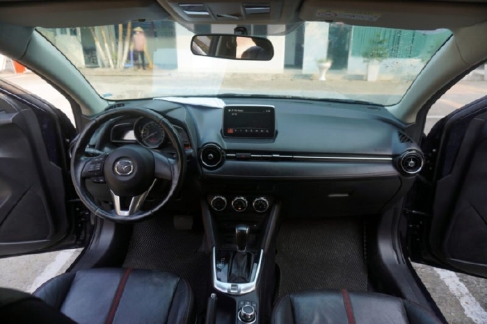 Đi nước ngoài cần bán Mazda 2 đời 2018, số tự động, màu xanh đen.