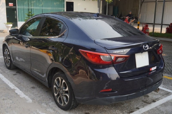 Đi nước ngoài cần bán Mazda 2 đời 2018, số tự động, màu xanh đen.