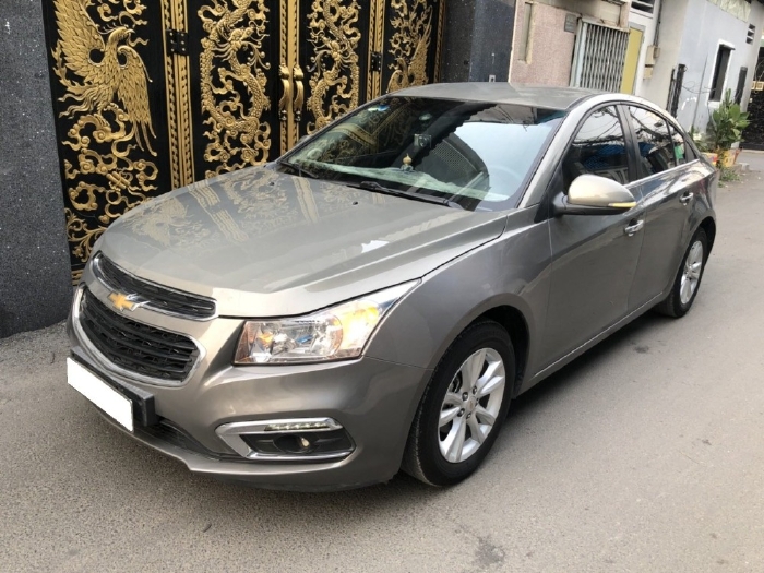 Chevrolet Cruze 2018 LT, số sàn, màu xám