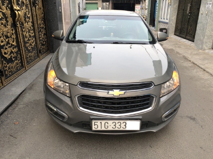 Chevrolet Cruze 2018 LT, số sàn, màu xám