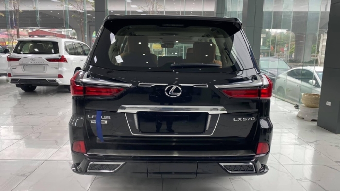 Bán Lexus LX570 Super Sport MBS 4 chỗ 2021, xe có sẵn đủ màu giao ngay.