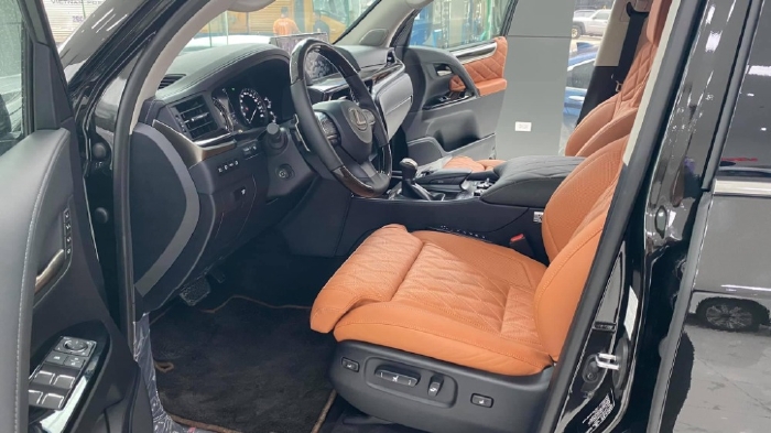 Bán Lexus LX570 Super Sport MBS 4 chỗ 2021, xe có sẵn đủ màu giao ngay.