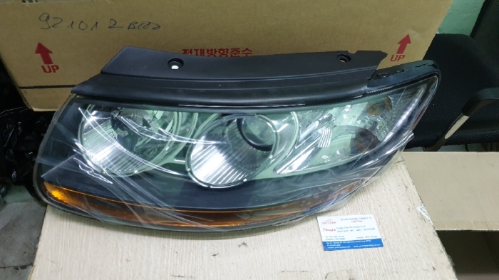 921012B000 921022B000 Đèn pha  Hyundai Santafe