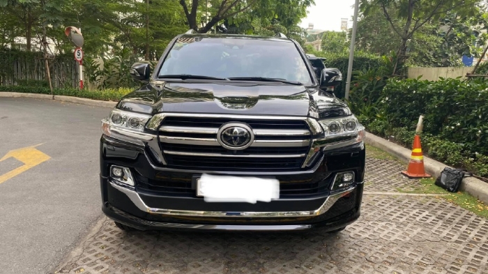 Toyota Land Cruiser 5.7 VXS bản full kịch, sản xuất và đăng ký cuối 2020, lăn bánh 6000 Km.