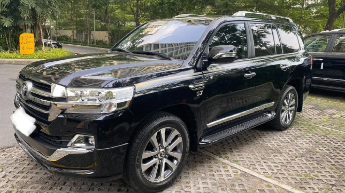Toyota Land Cruiser 5.7 VXS bản full kịch, sản xuất và đăng ký cuối 2020, lăn bánh 6000 Km.