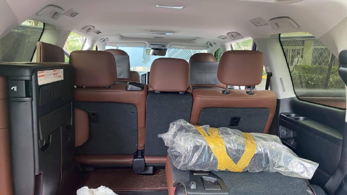 Toyota Land Cruiser 5.7 VXS bản full kịch, sản xuất và đăng ký cuối 2020, lăn bánh 6000 Km.