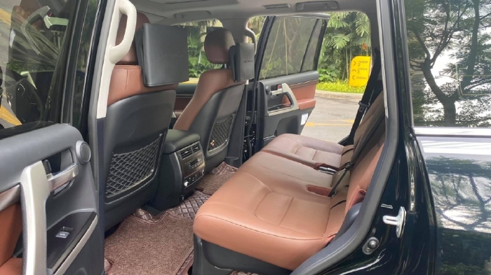 Toyota Land Cruiser 5.7 VXS bản full kịch, sản xuất và đăng ký cuối 2020, lăn bánh 6000 Km.