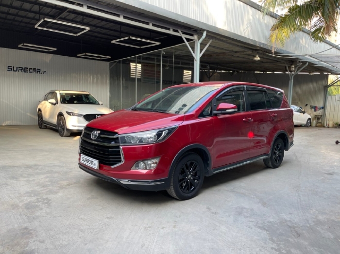 Cần bán xe Toyota Innova Venture 2018