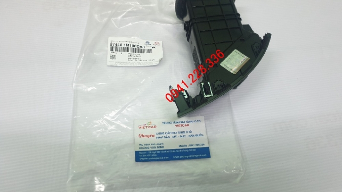 974401M100DAJ  CỬA  GIÓ ĐIÈU HOÀ TÁP LÔ GIỮA BÊN, PHẢI CERATO KOUP