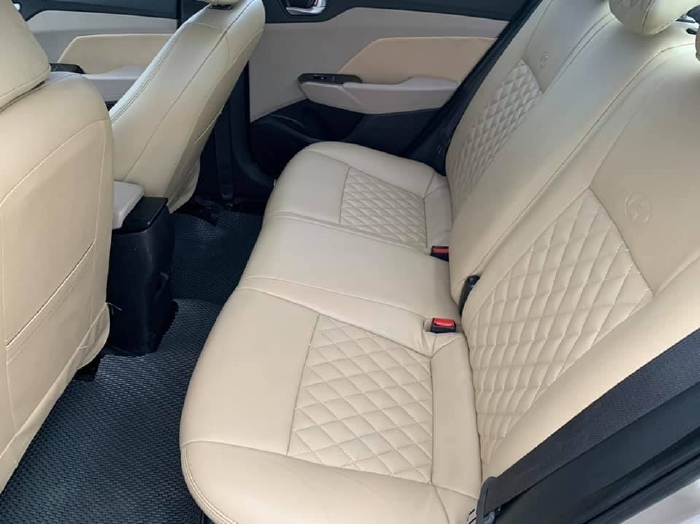 Hyundai Accent 2019, số sàn, bản Full, màu vàng cát