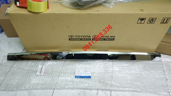 768010-D250 Nẹp cốp sau Toyota Vios