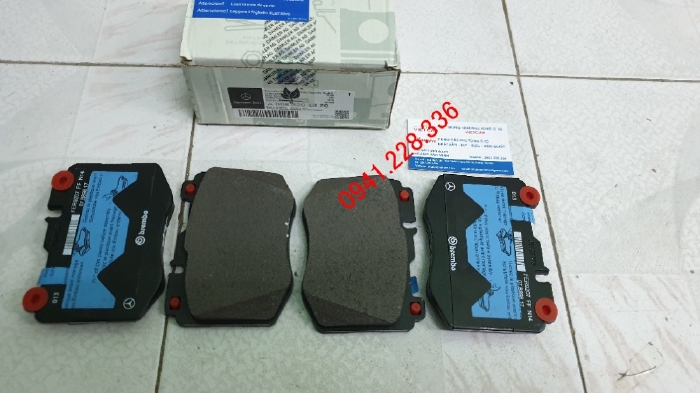 A0004208000 Má phanh trước Mercedes GLC250, GLC200