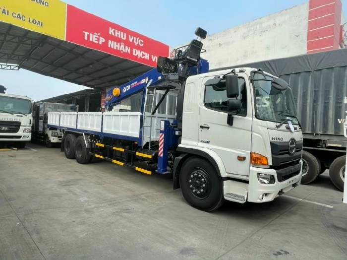 Xe tải Hino FL 15 tấn gắn cẩu DY 7 tấn ( Cẩu DY nhập khẩu Hàn Quốc)