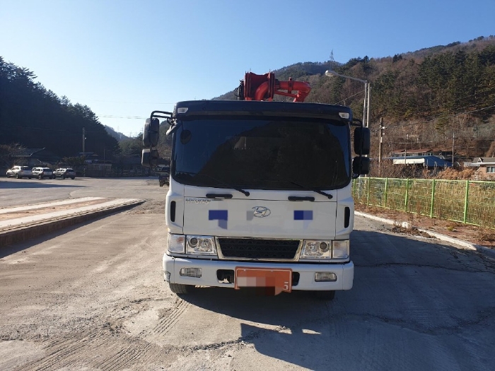 Bơm bê tông KCP30 , 2019 từ Hàn Giao hàng từ 30-35 ngày