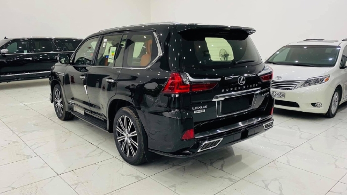 Lexus LX570 MBS 4 ghế thương gia siêu VIP, đẳng cấp doanh nhân, sản xuất 2021, 1 xe duy nhất giao ngay.