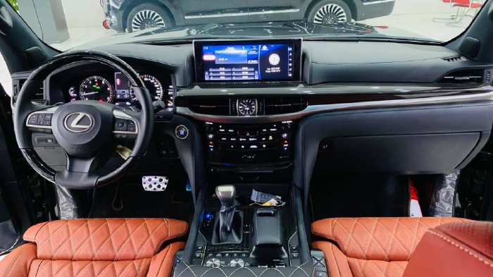Lexus LX570 MBS 4 ghế thương gia siêu VIP, đẳng cấp doanh nhân, sản xuất 2021, 1 xe duy nhất giao ngay.
