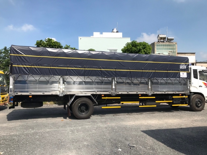 Xe tải dongfeng b180 tải 8 tấn thùng bạt dài 9.5m